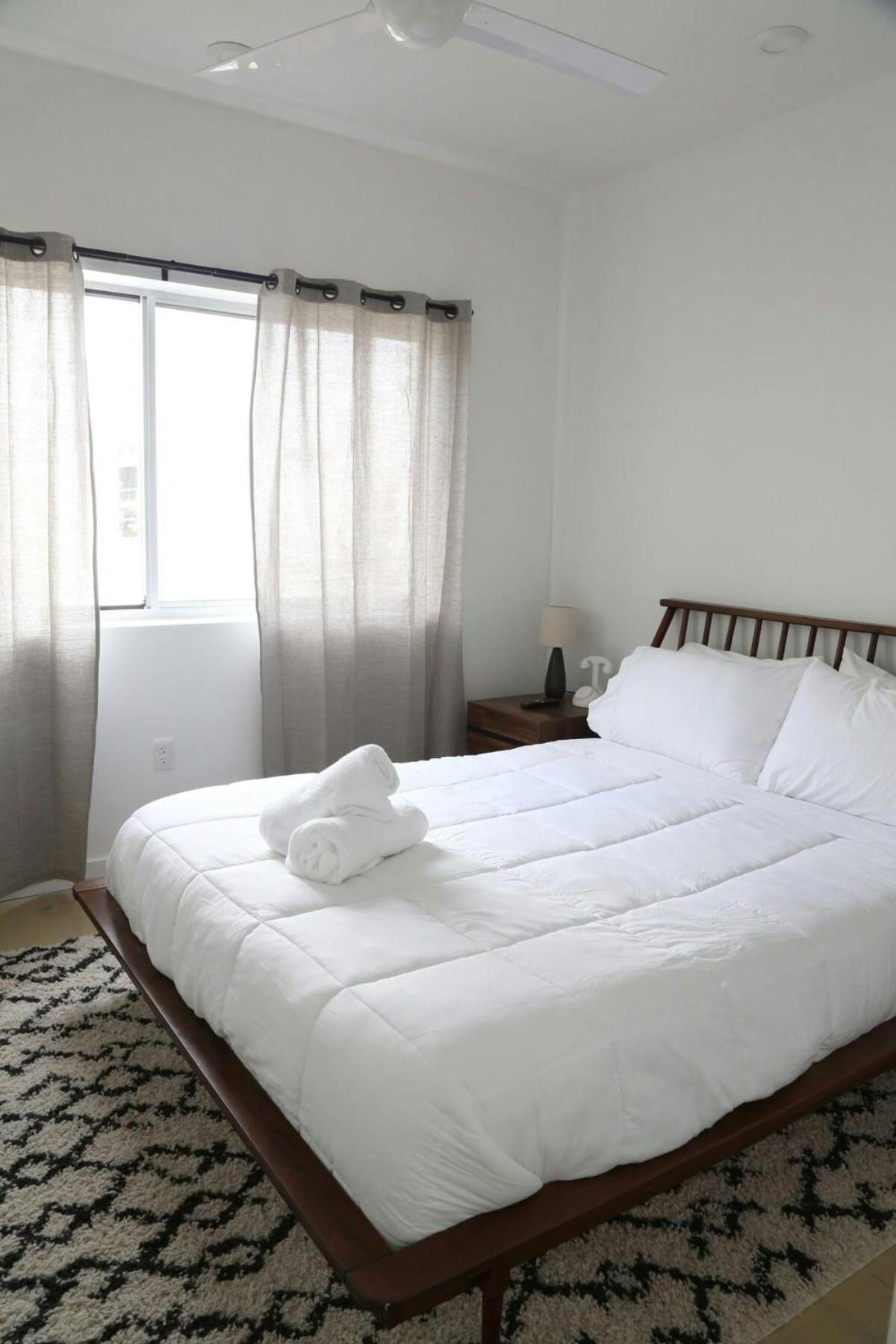 Walk To Downtown Ut Sports Famous Dining And Abundant Nightlife From This Luxury Condo W 3 Restaurants In The Complex 奧斯汀 外观 照片