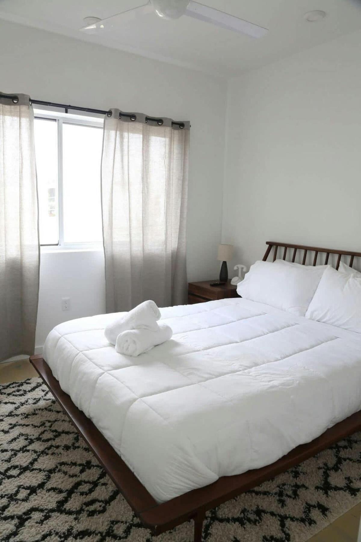 Walk To Downtown Ut Sports Famous Dining And Abundant Nightlife From This Luxury Condo W 3 Restaurants In The Complex 奧斯汀 外观 照片